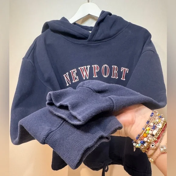 Newport California Cropped Hoodie Size Medium - Picture 5 of 5